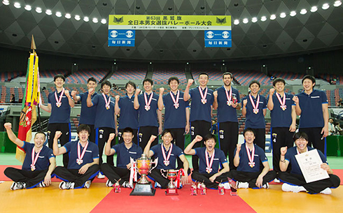 優勝時の集合写真1