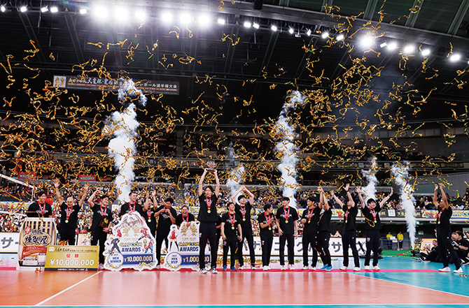 写真:2023年優勝の集合写真
