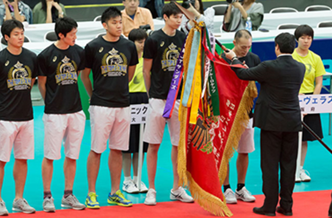 写真:2019年優勝の集合写真