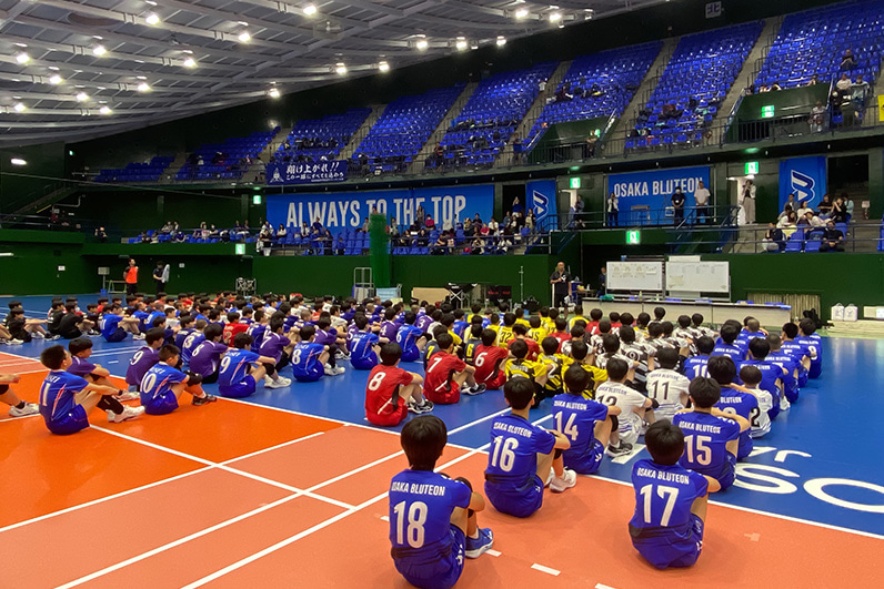 写真：参加選手が整列している様子