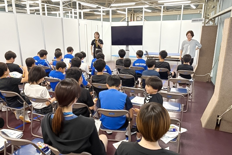 写真：講習を受ける選手たちの様子