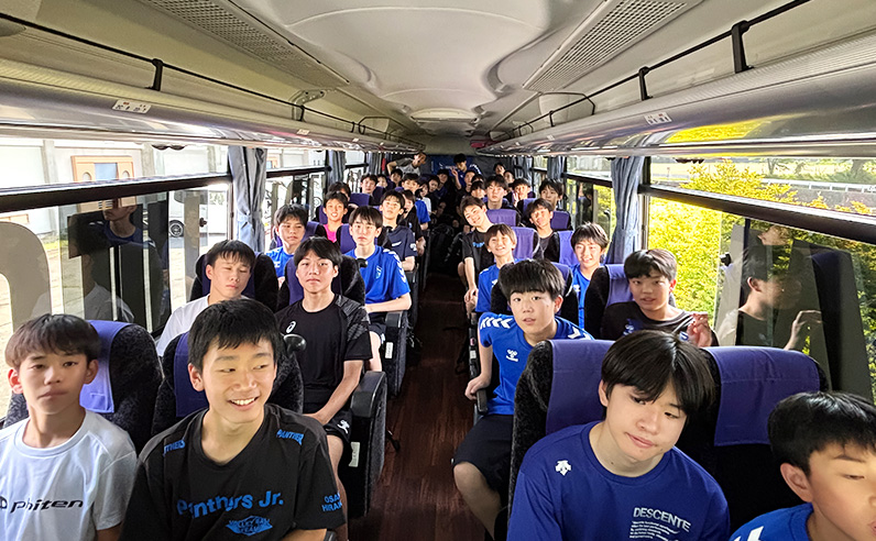 写真：ブルテオン号内の選手たち