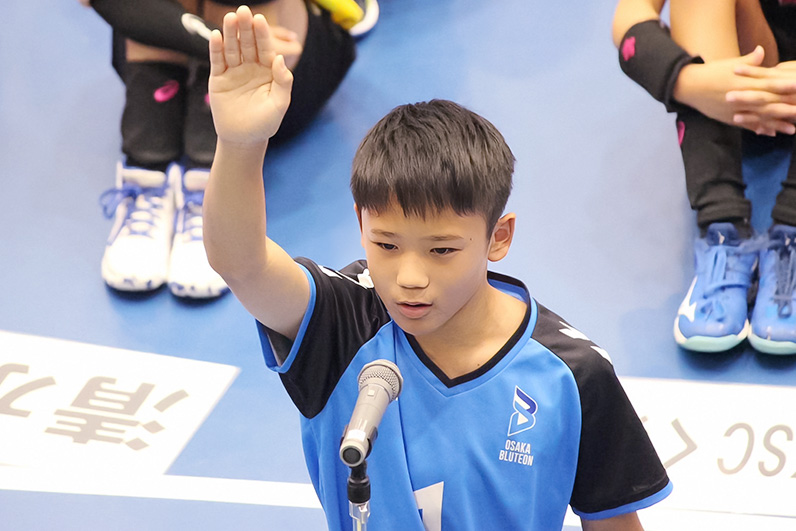 写真：選手宣誓をする源 玄凱選手（大阪ブルテオン U12主将）