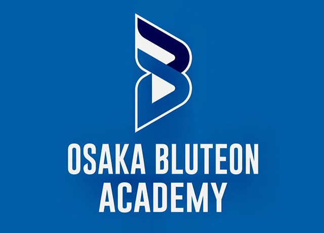 写真：大阪ブルテオンU15とK2 GLOBEATHLETE選手の集合写真