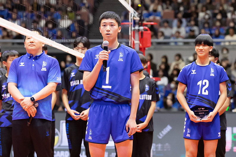 写真：優勝報告をする南部太良選手