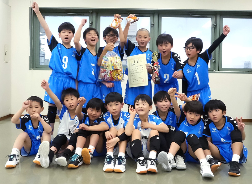 大阪ブルテオンU12の選手たちの集合写真