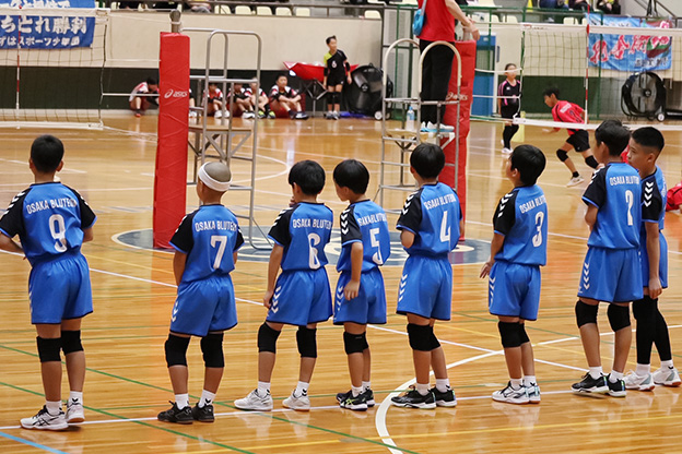 写真：整列している選手たち