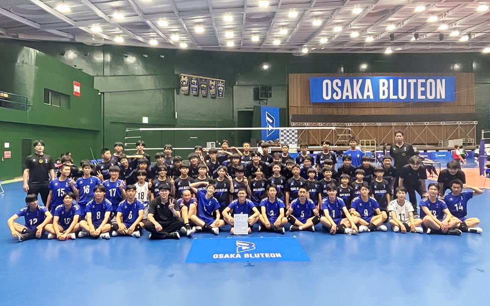 大阪ブルテオンアカデミー 選手、スタッフの集合写真