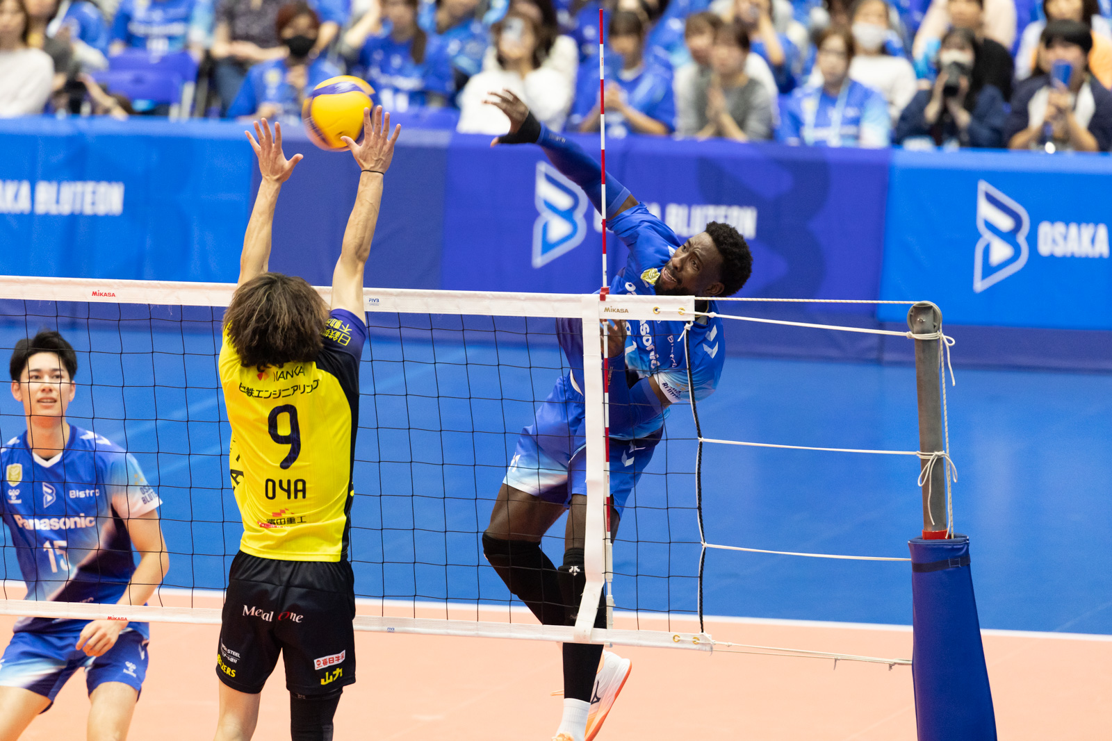 写真：ロペス スパイク
