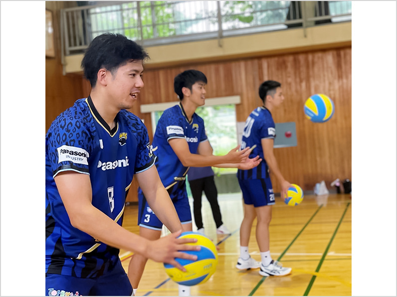 写真:指導する選手たち
