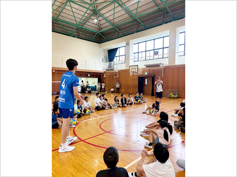 バレーボール教室（枚方市立開成小学校） | 子どもふれあい事業