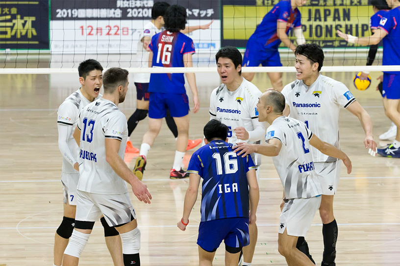 写真：コート内での選手たち