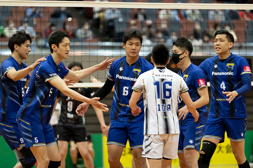 写真：今村選手、渡辺選手、白澤選手、伊賀選手、新選手、大竹選手