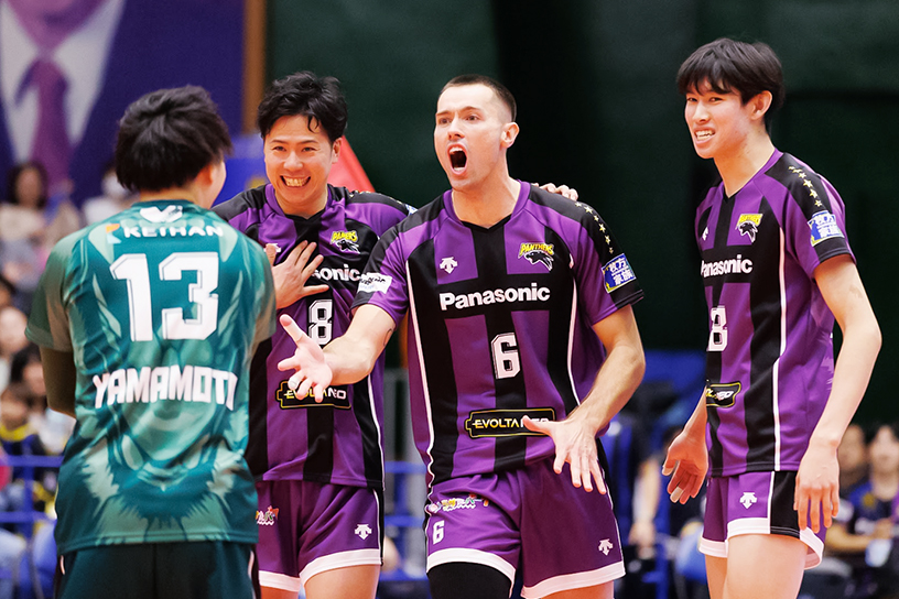 写真：山本選手、仲本選手、ジェスキー選手、西山選手