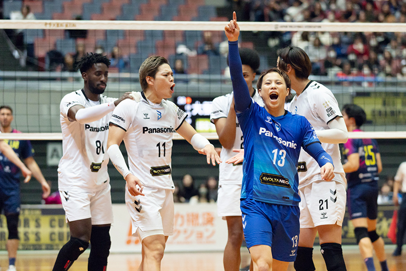 写真：コート上の選手たち
