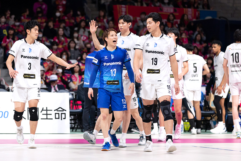 写真：コート上の選手たち