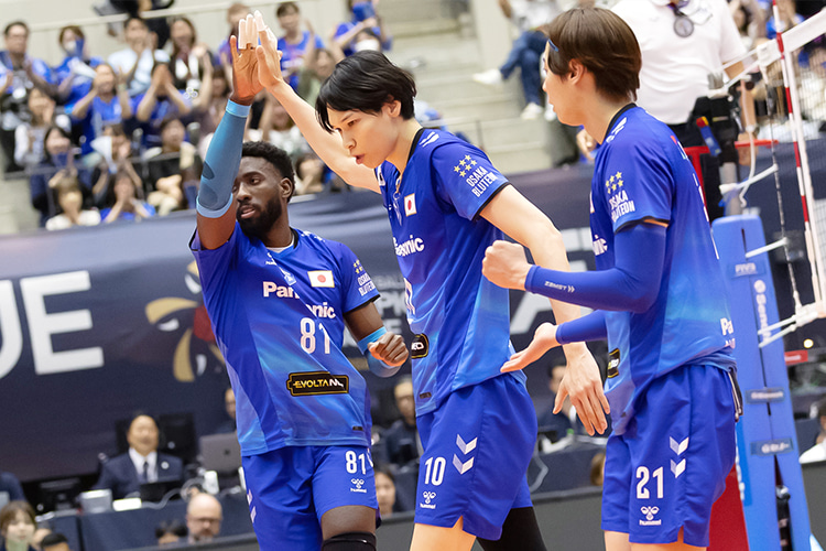 写真:ロペス選手(左)、山内選手(中央)、永露選手(左)