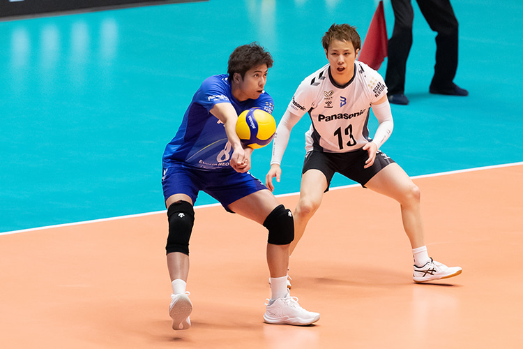 写真:仲本選手(左)、山本選手(右)