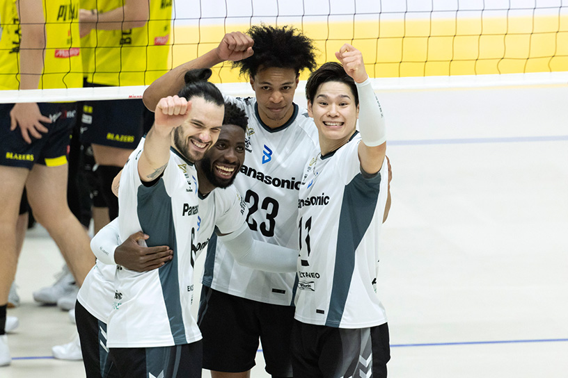 写真：西田選手、エバデダン選手、ロペス選手、ブリザール選手