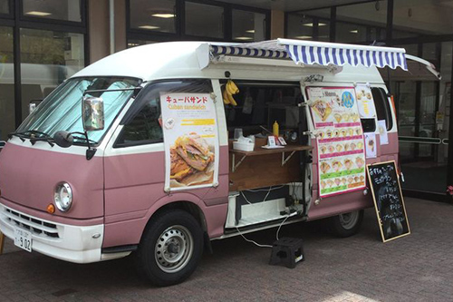写真：飲食ブース販売車