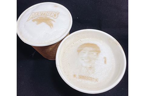 写真：エースカフェのラテアート