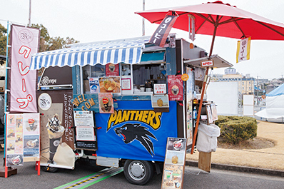 写真：Y'sCrepeのキッチンカー
