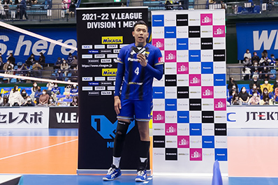 写真：インタビューに応える大竹選手