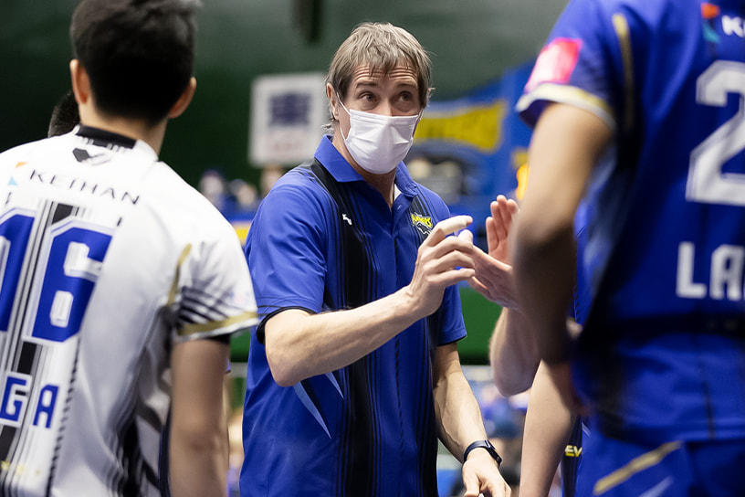 写真：ティリ監督