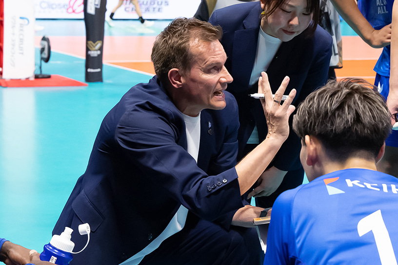 写真：サムエルボ監督