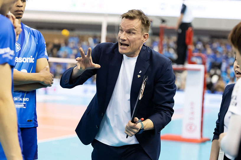 写真：サムエルボ監督