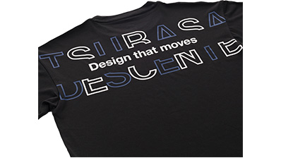 写真：久原選手とデサントのコラボTシャツのデザイン部分