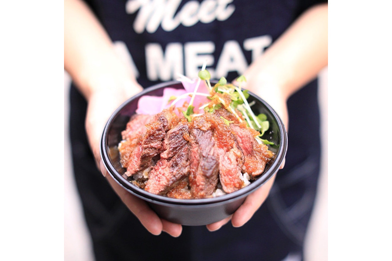 写真：ステーキ丼