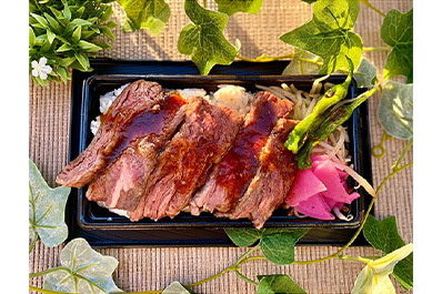 写真：ハチキッチンの牛ステーキ
