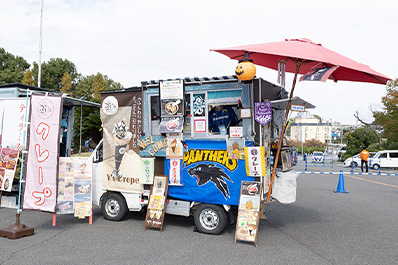写真：Y'sCrepeのキッチンカー