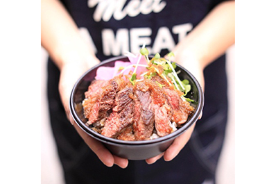 写真：WALTの熟成ロースステーキ丼