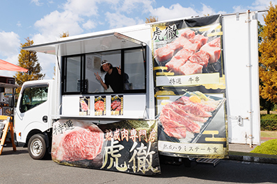 写真：ハチキッチンのキッチンカー
