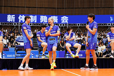 写真：トークショーの様子（西山選手、西田選手、清水選手）