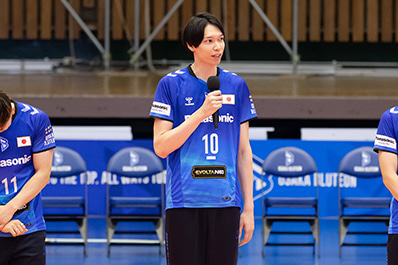 写真：山内キャプテンの挨拶の様子
