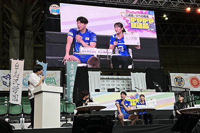 写真：「ハイキュー!! 架空ドラフト会議」のステージ上の様子