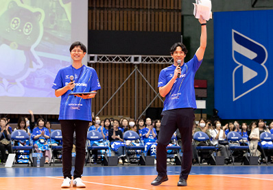 写真:小松 建太アナウンサー、福澤達哉さん