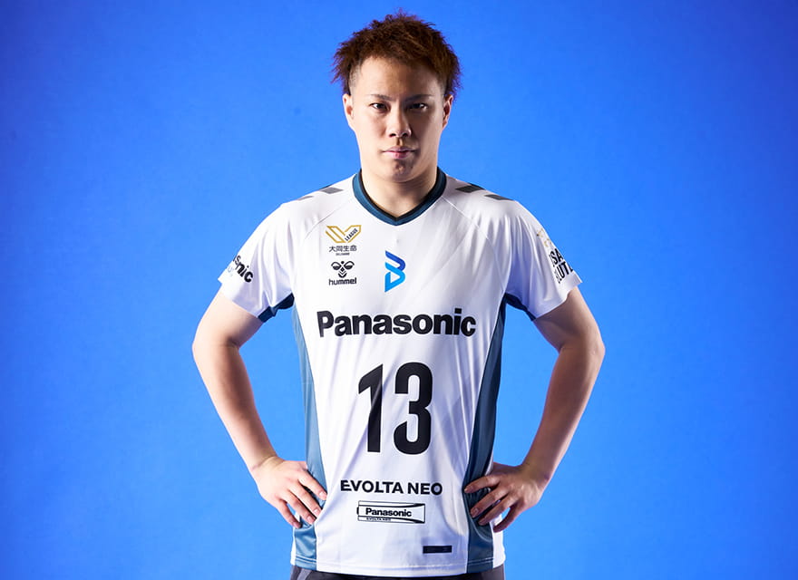 アウェイユニフォームを着用した山本選手