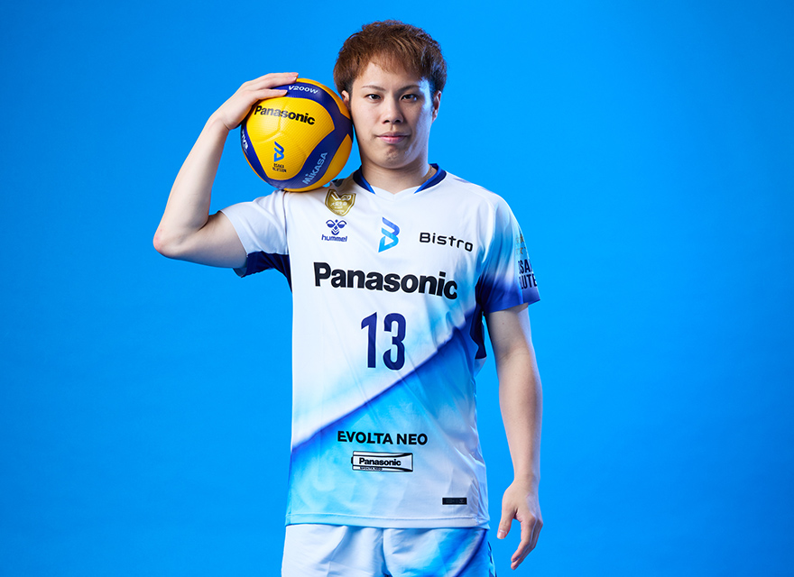 アウェイユニフォームを着用した山本選手